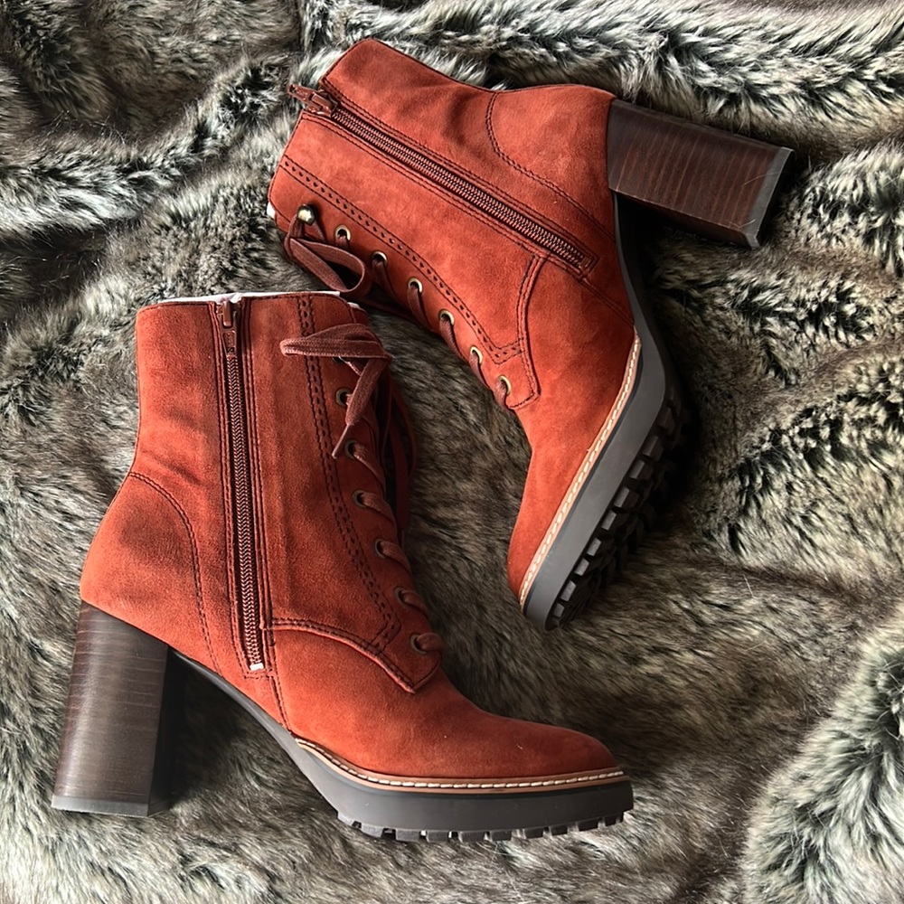 NATURALIZER Callie Bootie in Terracotta Suede